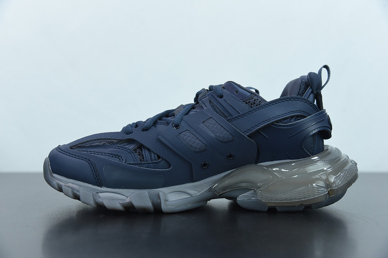 bc track sneaker