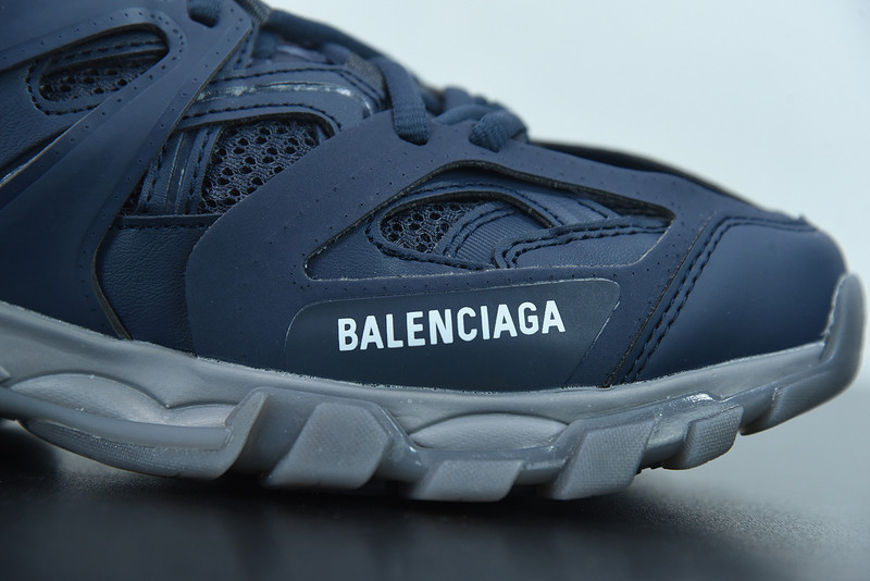 bc track sneaker
