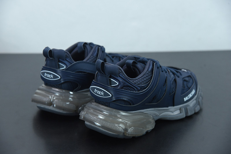 bc track sneaker