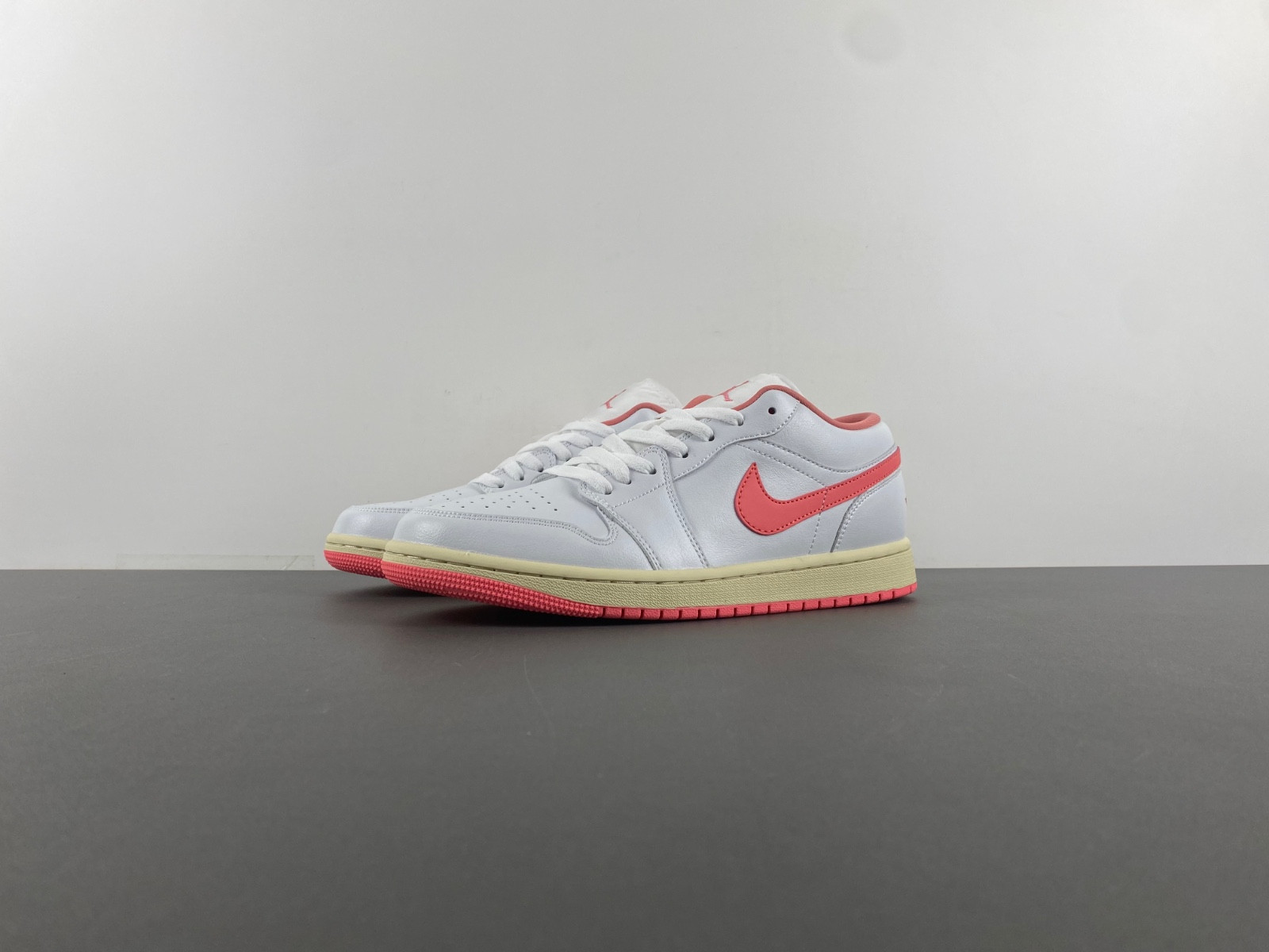Air Jordan 1 Low "Pink Salt" DC0774-109