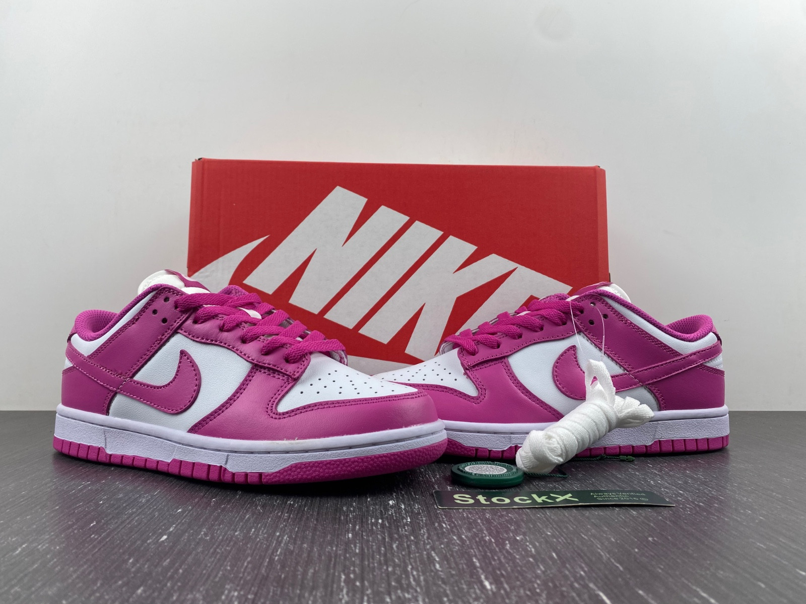 nike dunk low gs “active fuchsia” fj0704-100