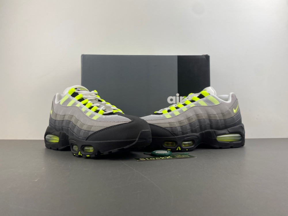 Nike Air Max 95 OG “Neon” HM4740-001