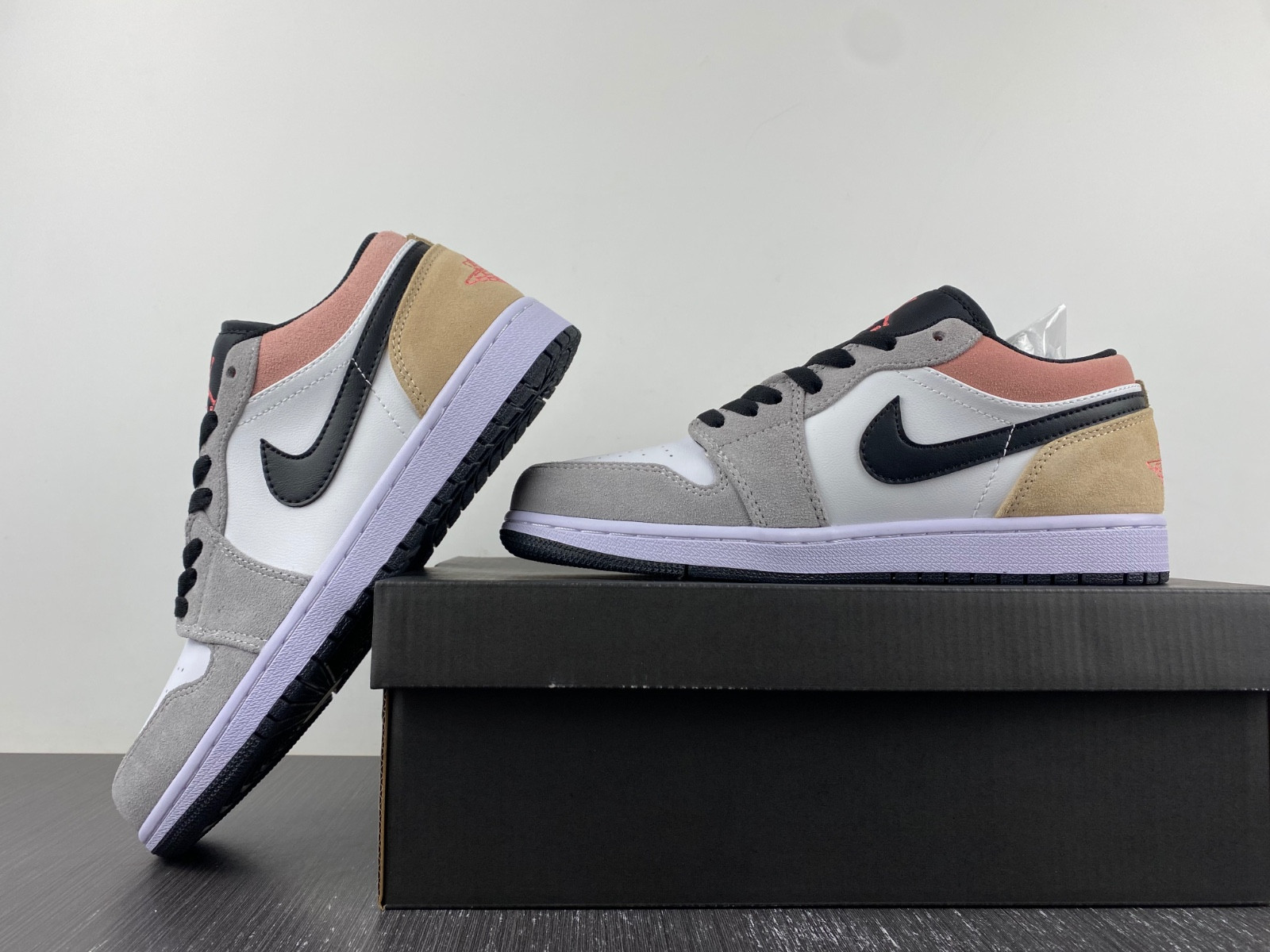 air jordan 1 low “flight club” dx4334-008