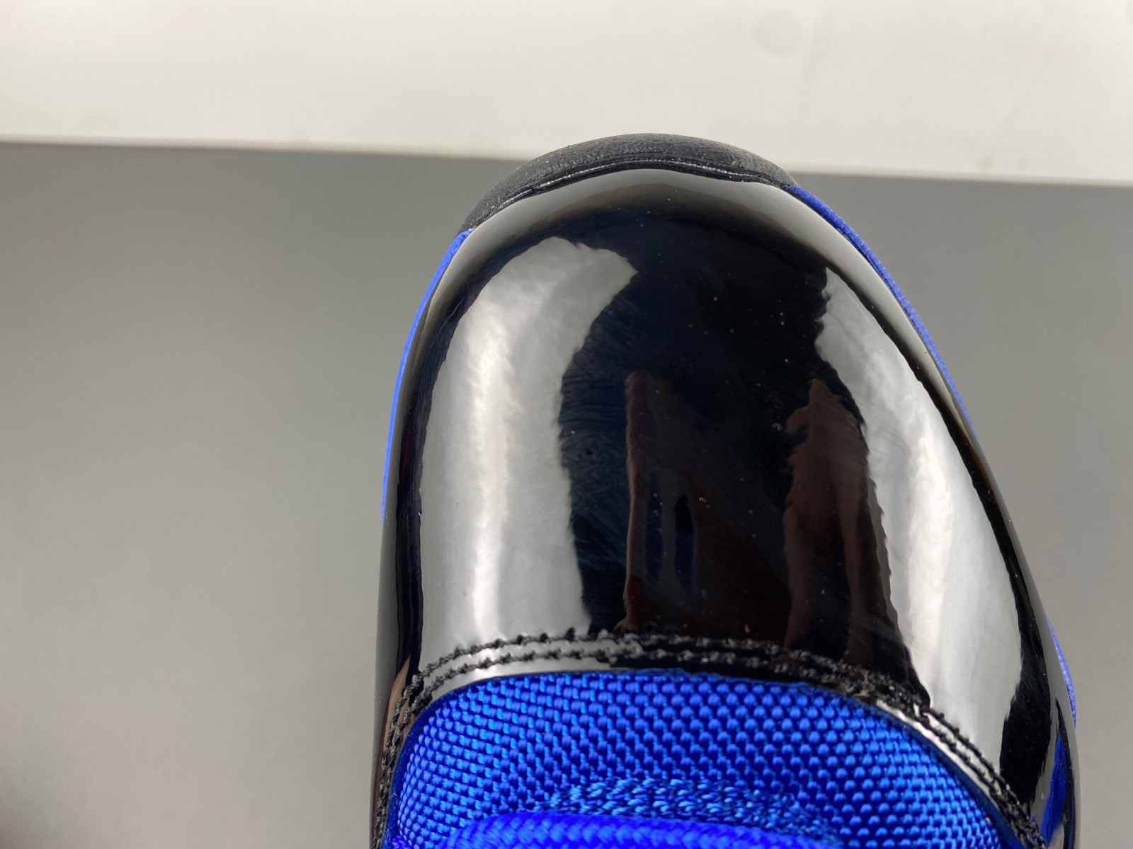 AIR JORDAN 11