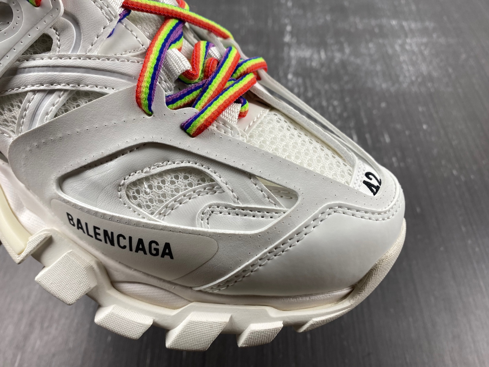 bc track sneaker