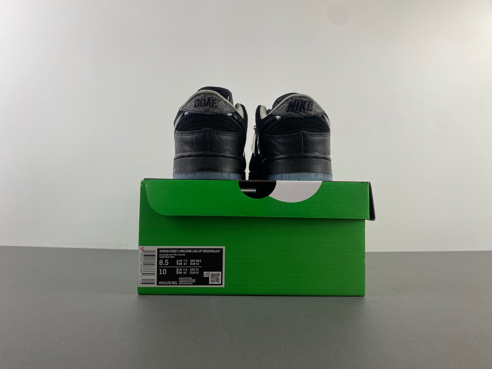 Division Street x Nike Dunk Low Oregon Black HV1470-001