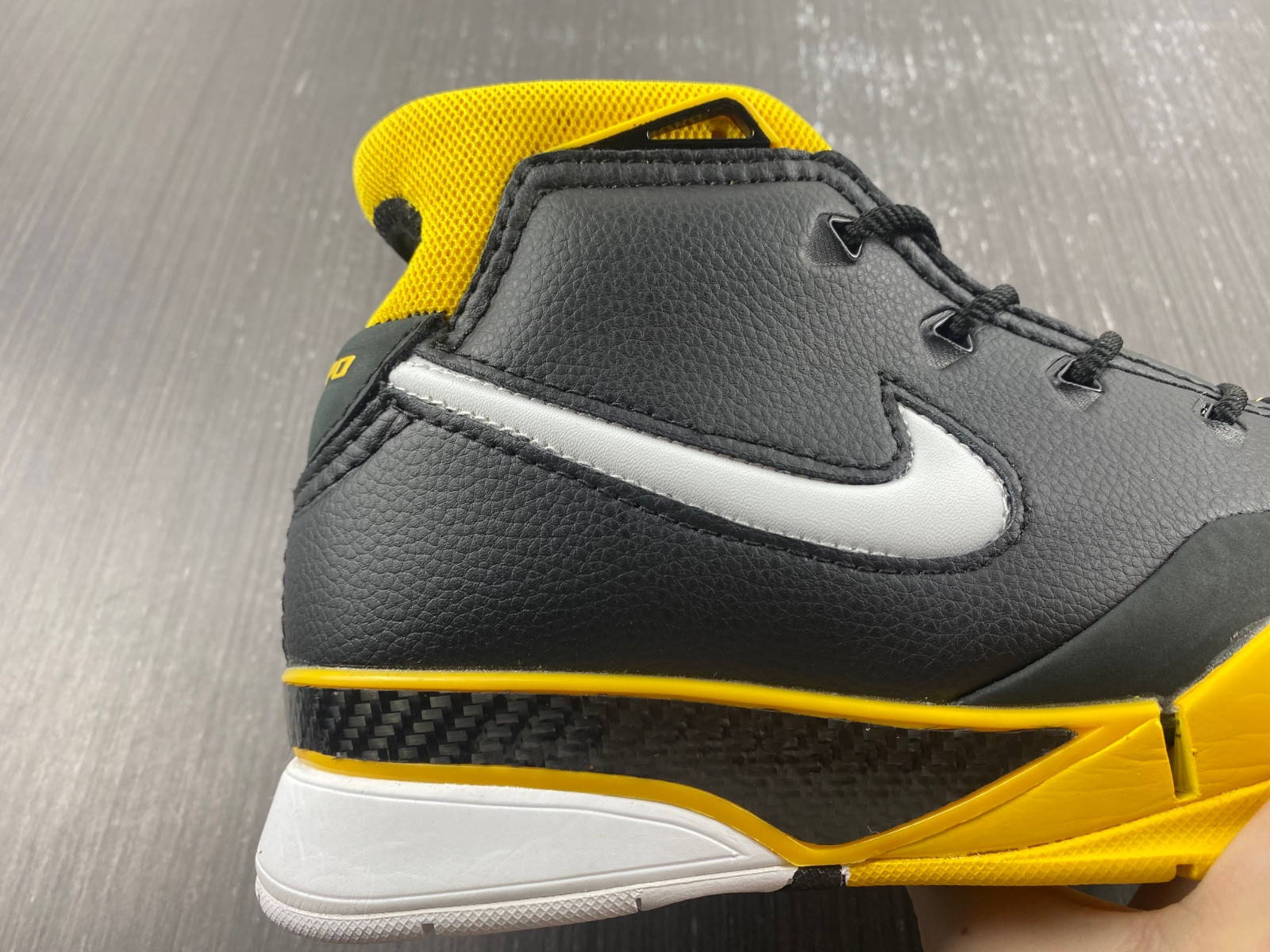 nike zoom kobe 1 protro 
