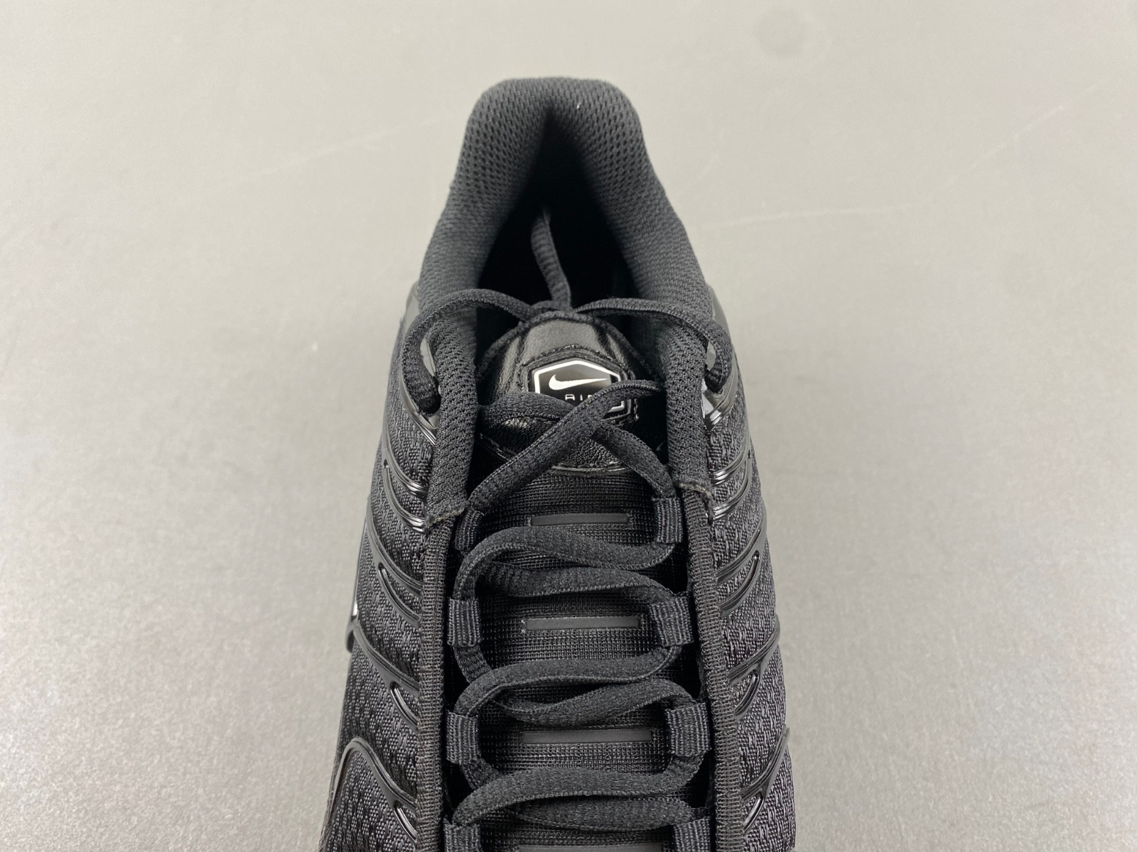 nike air max plus tn triple black 604133-050