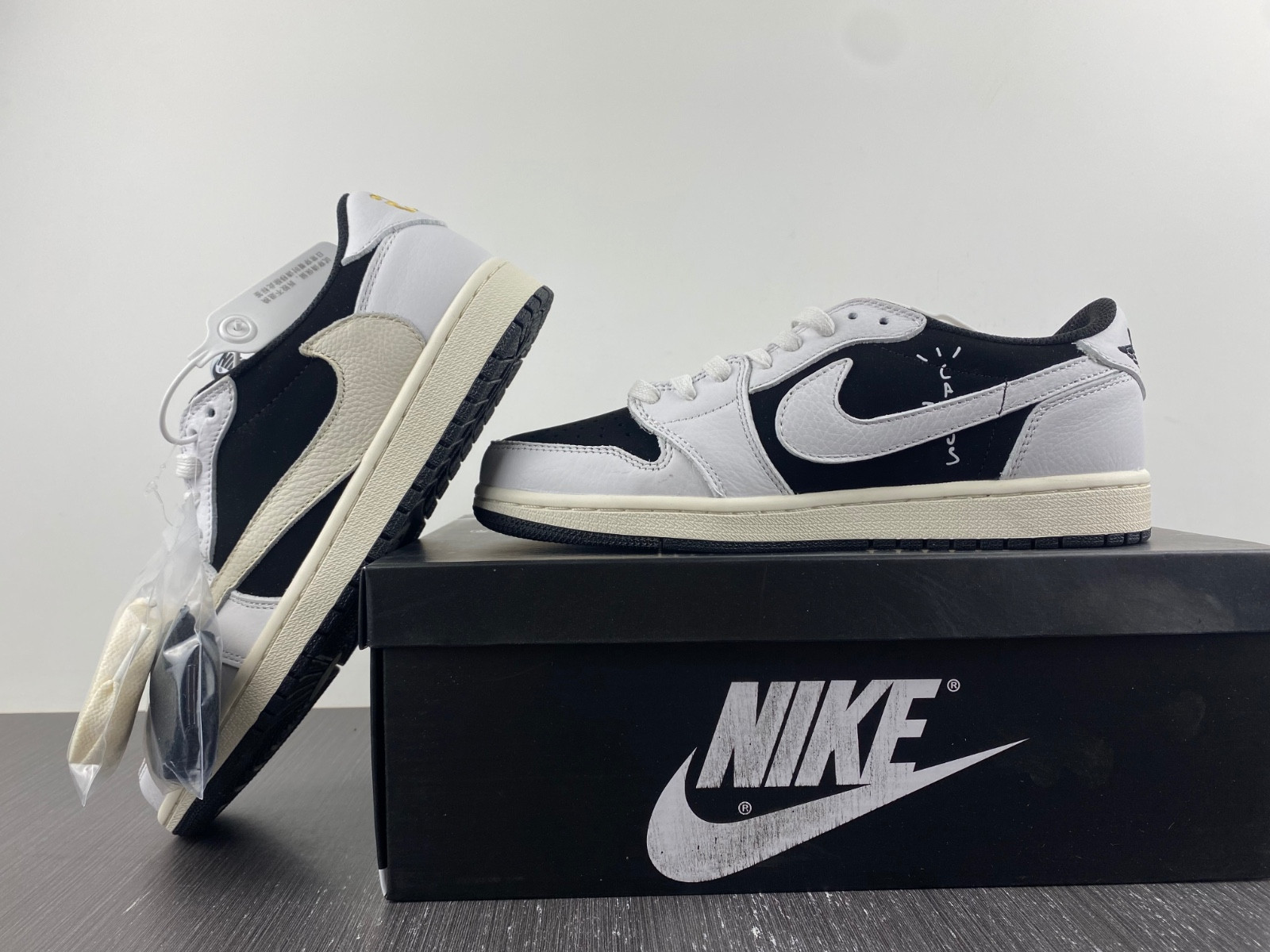 travis scott x air jordan 1 low og