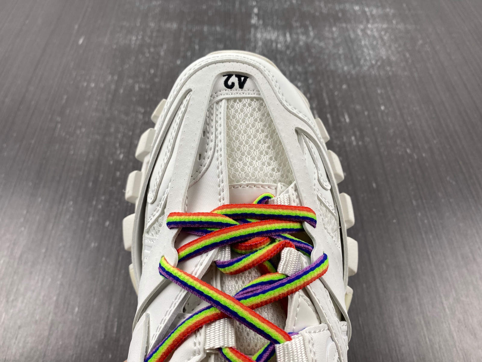 bc track sneaker