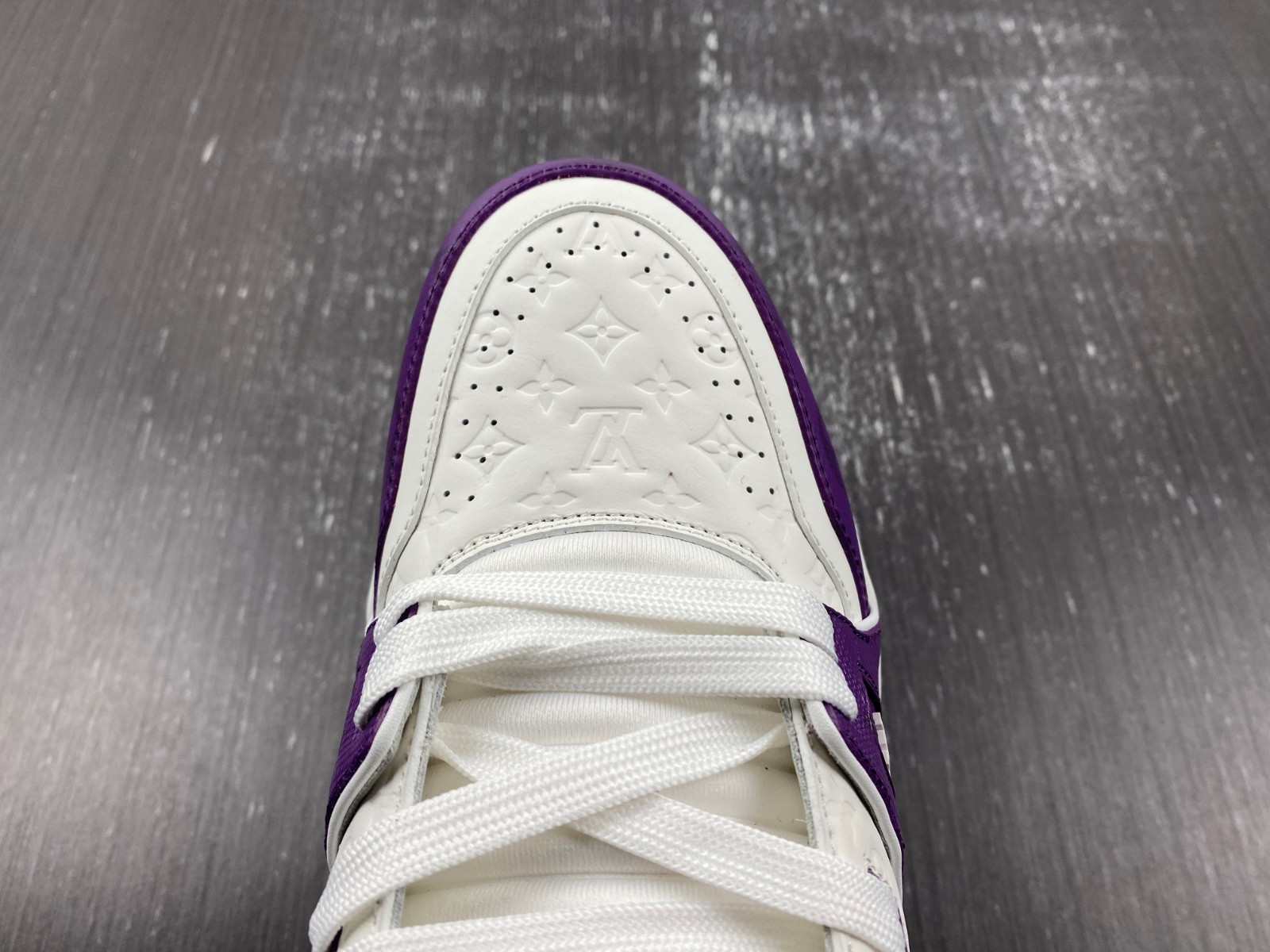lvt sneakers