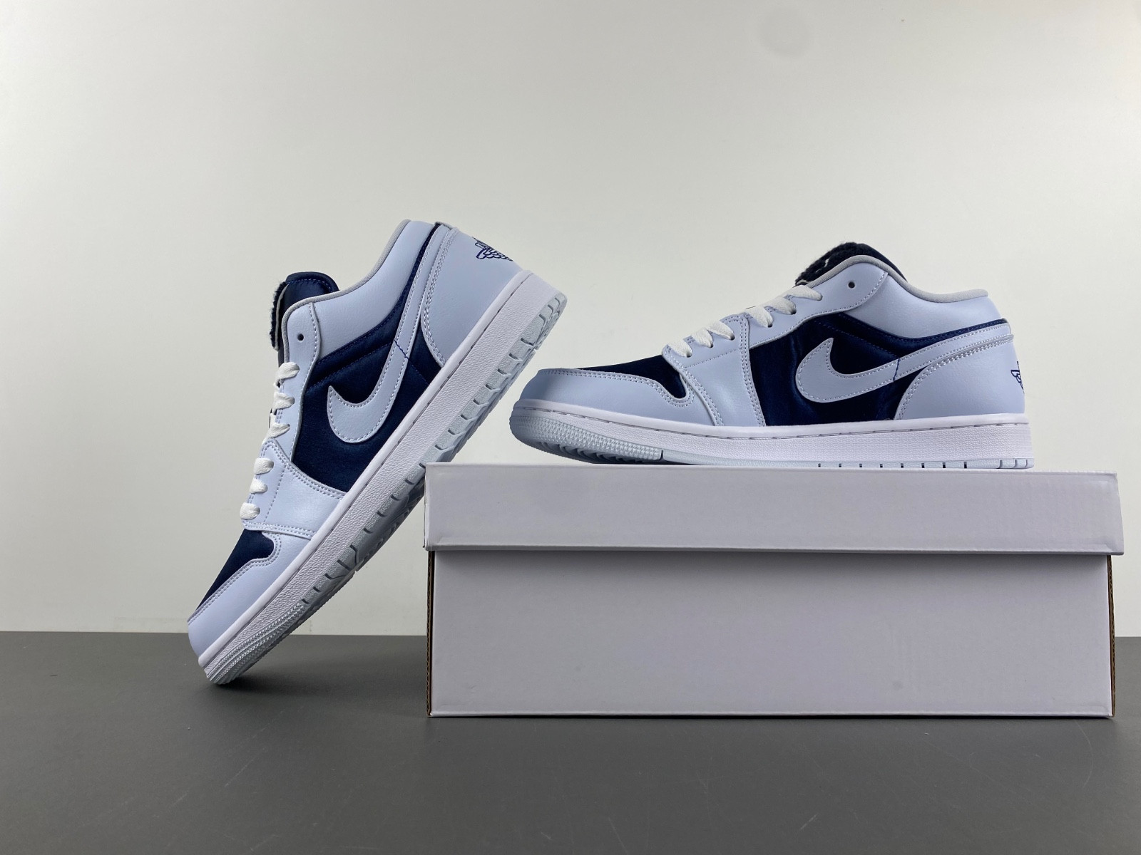 Air Jordan 1 Low Football Grey FZ8778-044