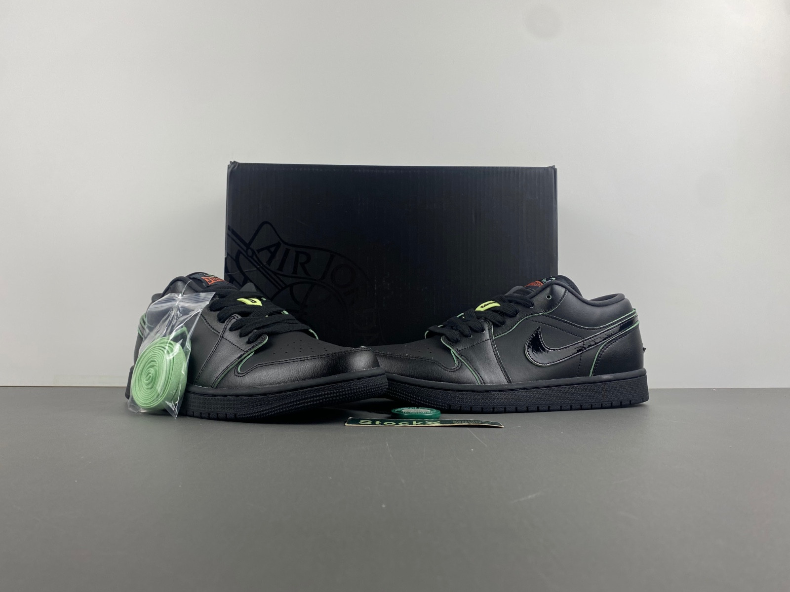 Air Jordan 1 Low SE