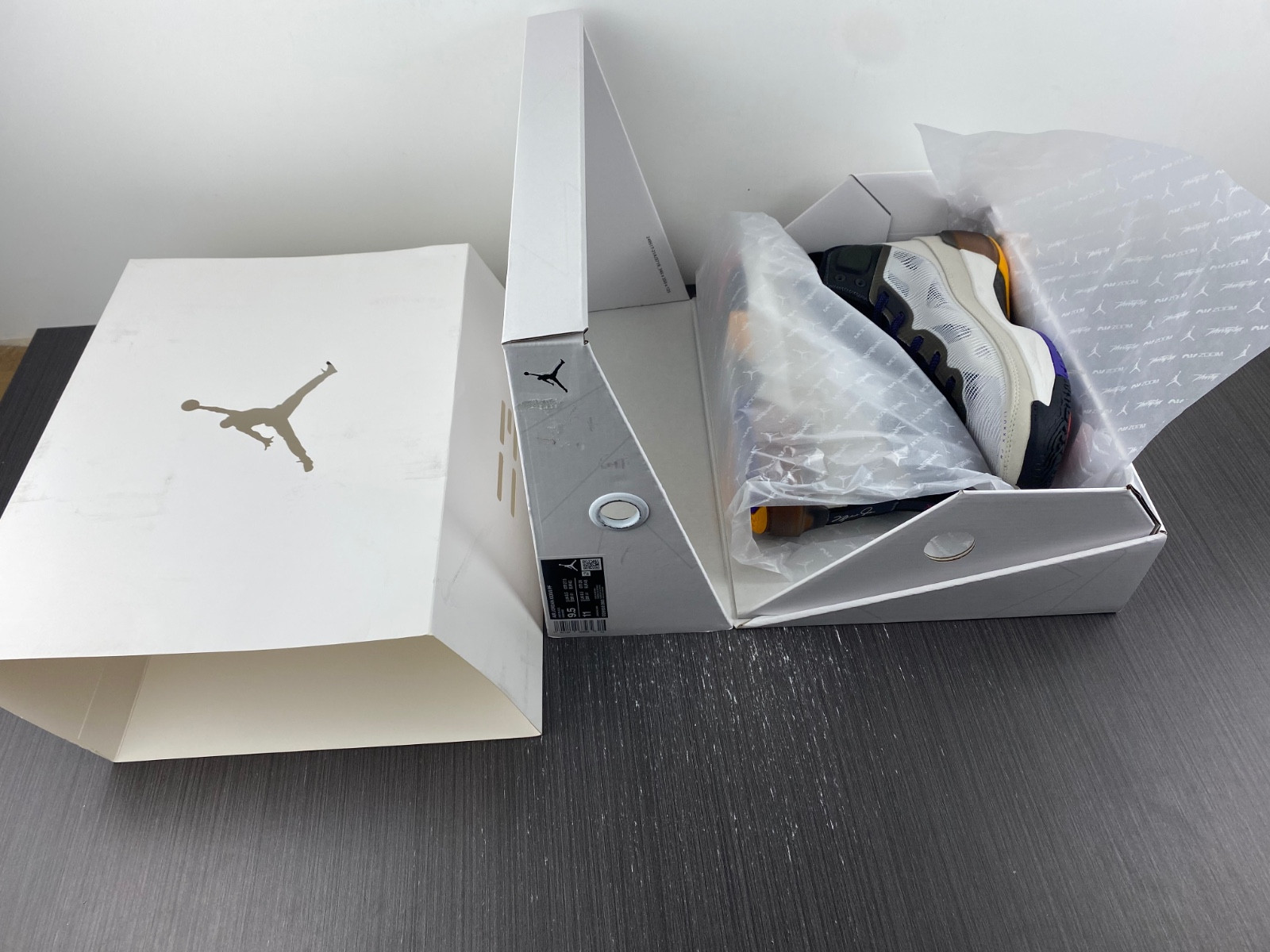 air jordan 37 “beyond borders” dd6958-060