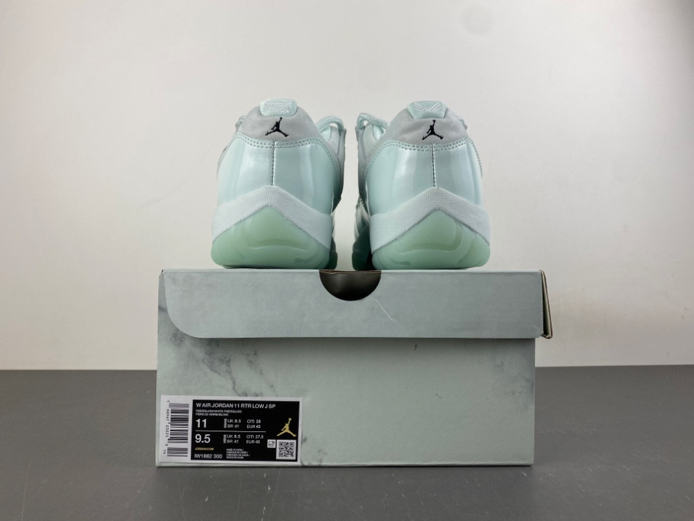 Air Jordan 11 Low IW1882-300