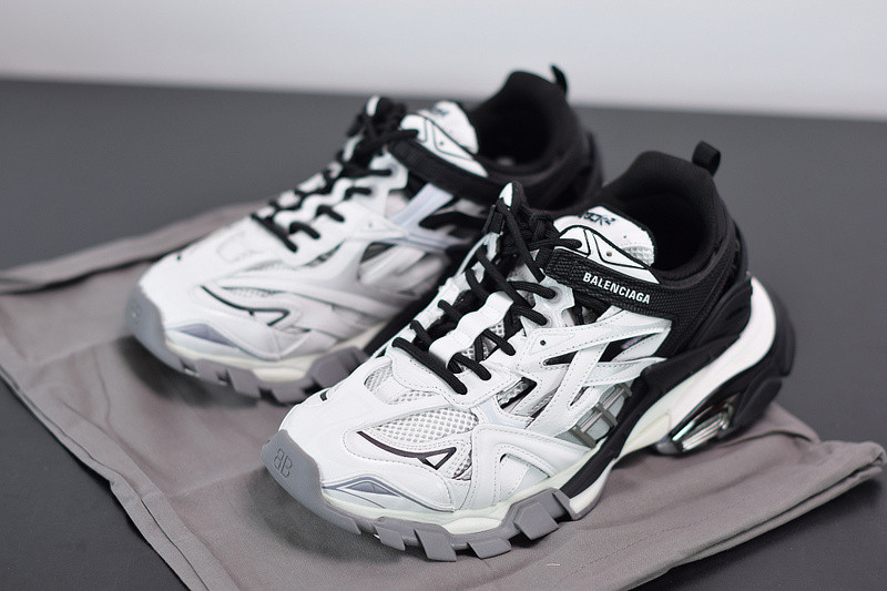 bc track sneaker