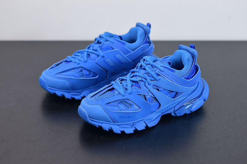 bc track sneaker