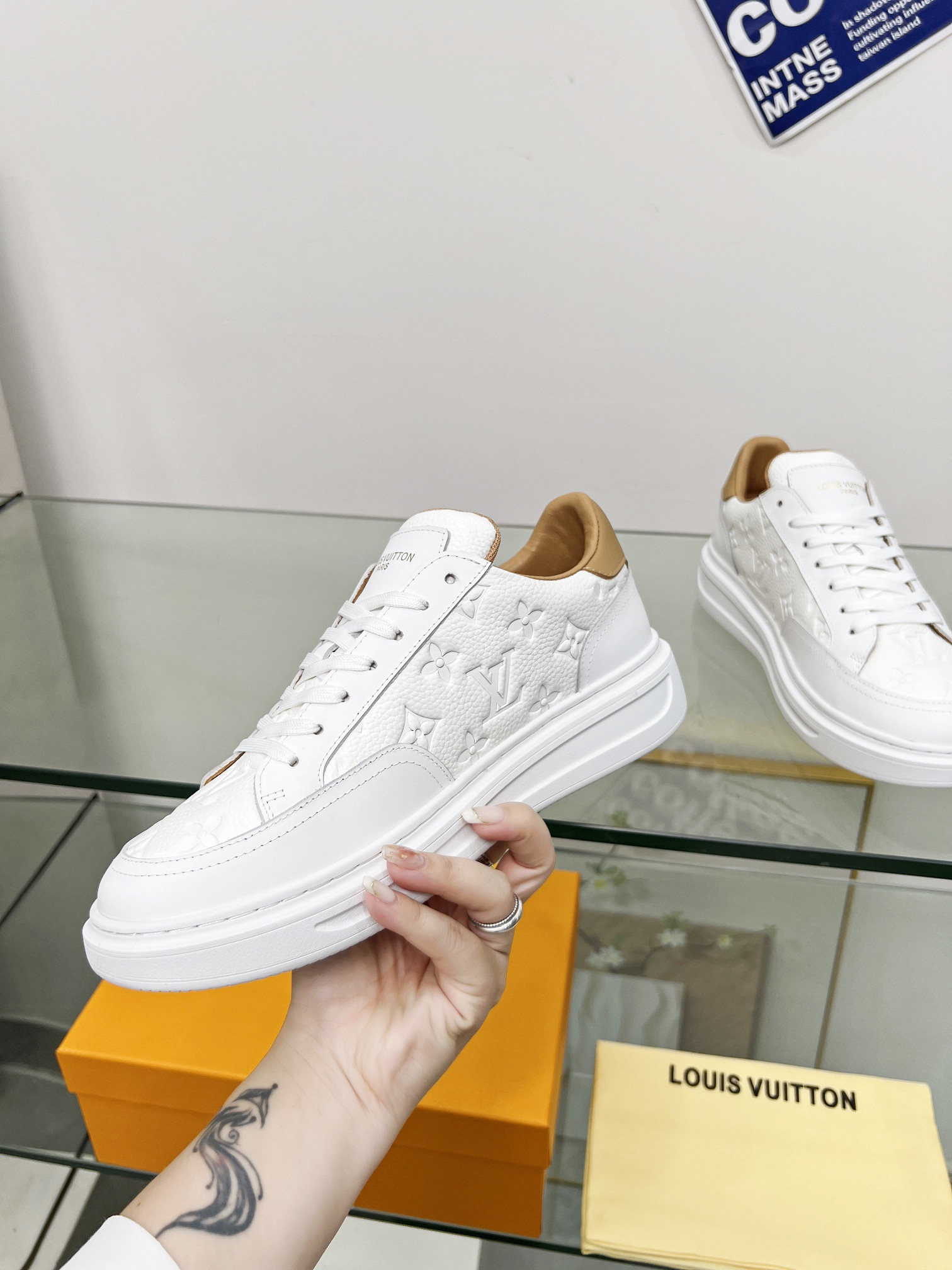 LVT SNEAKERS