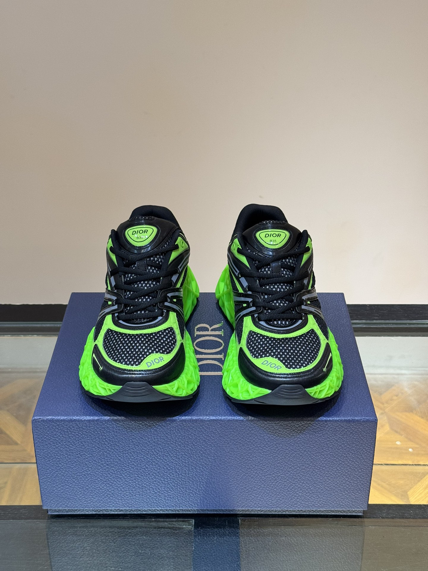 DIO* SNEAKER