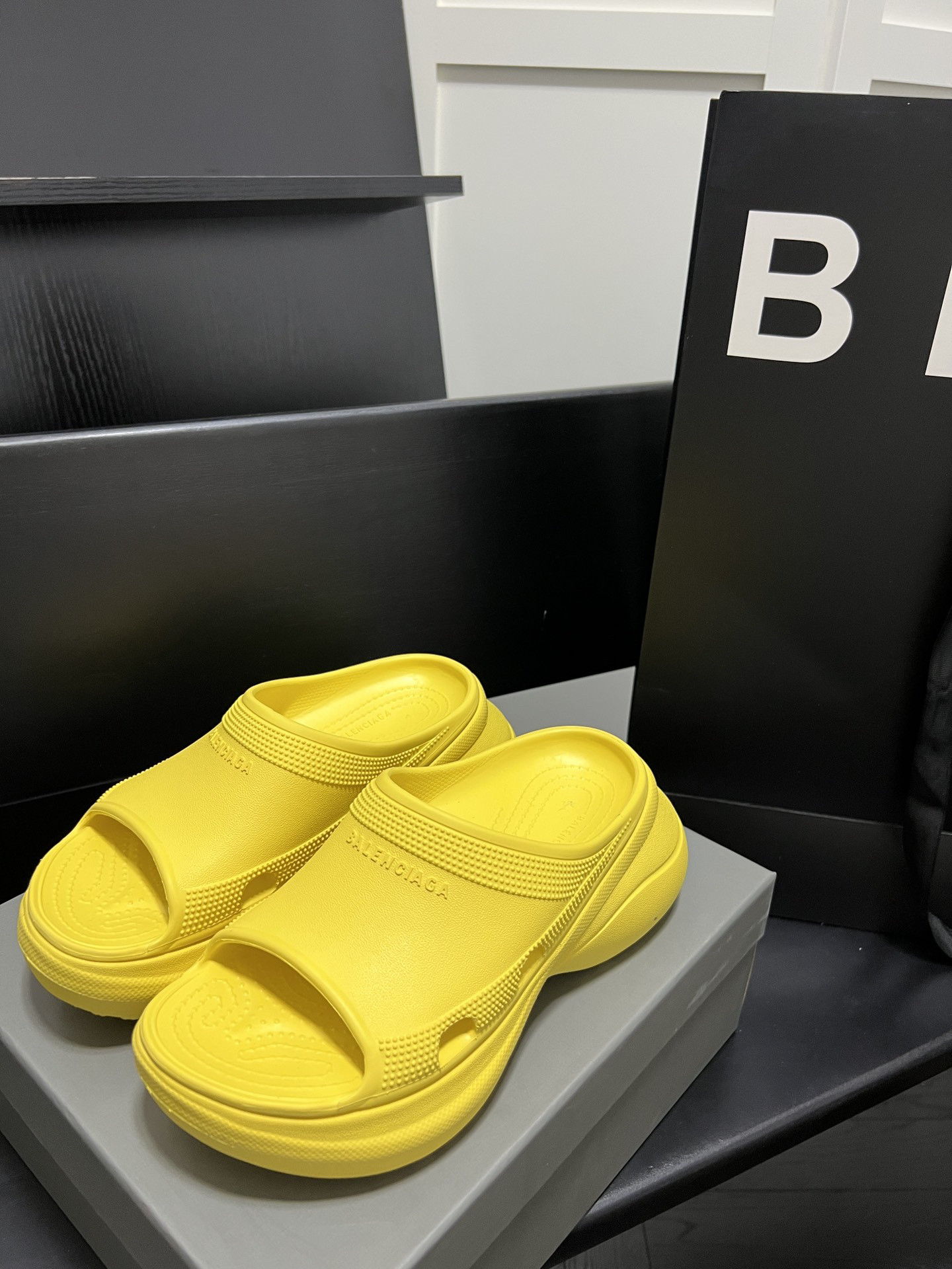Ba1en*iaga slide