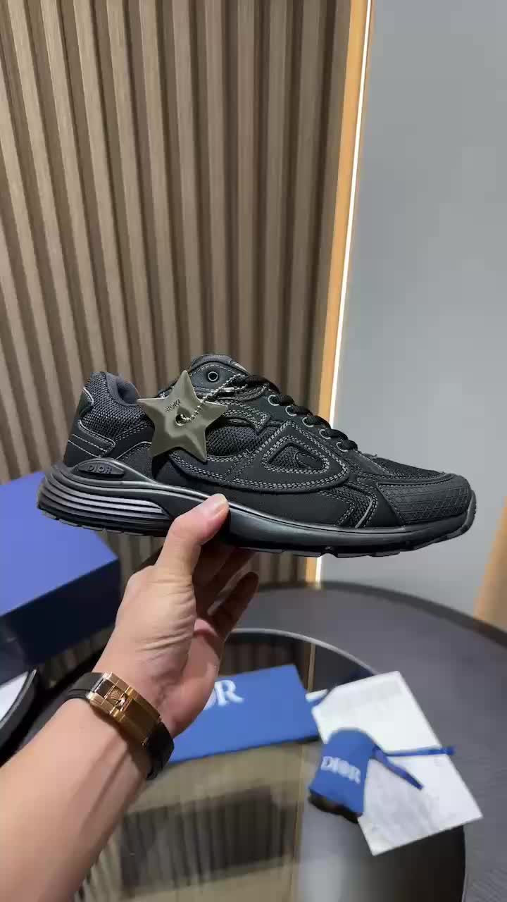 DIO* SNEAKER