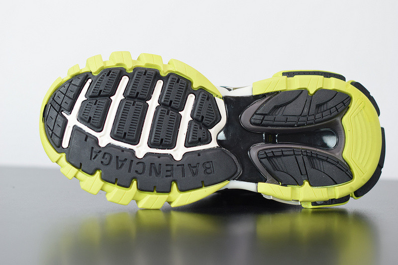 bc track sneaker