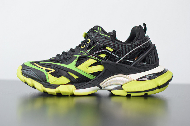 bc track sneaker