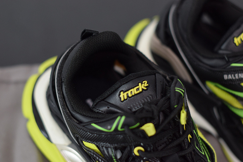 bc track sneaker