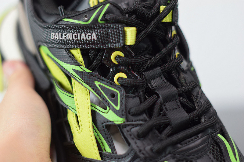 bc track sneaker