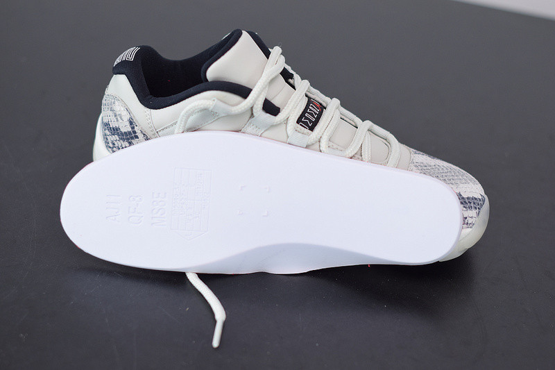 air jordan 11 low snakeskin “light bone” cd6846-002