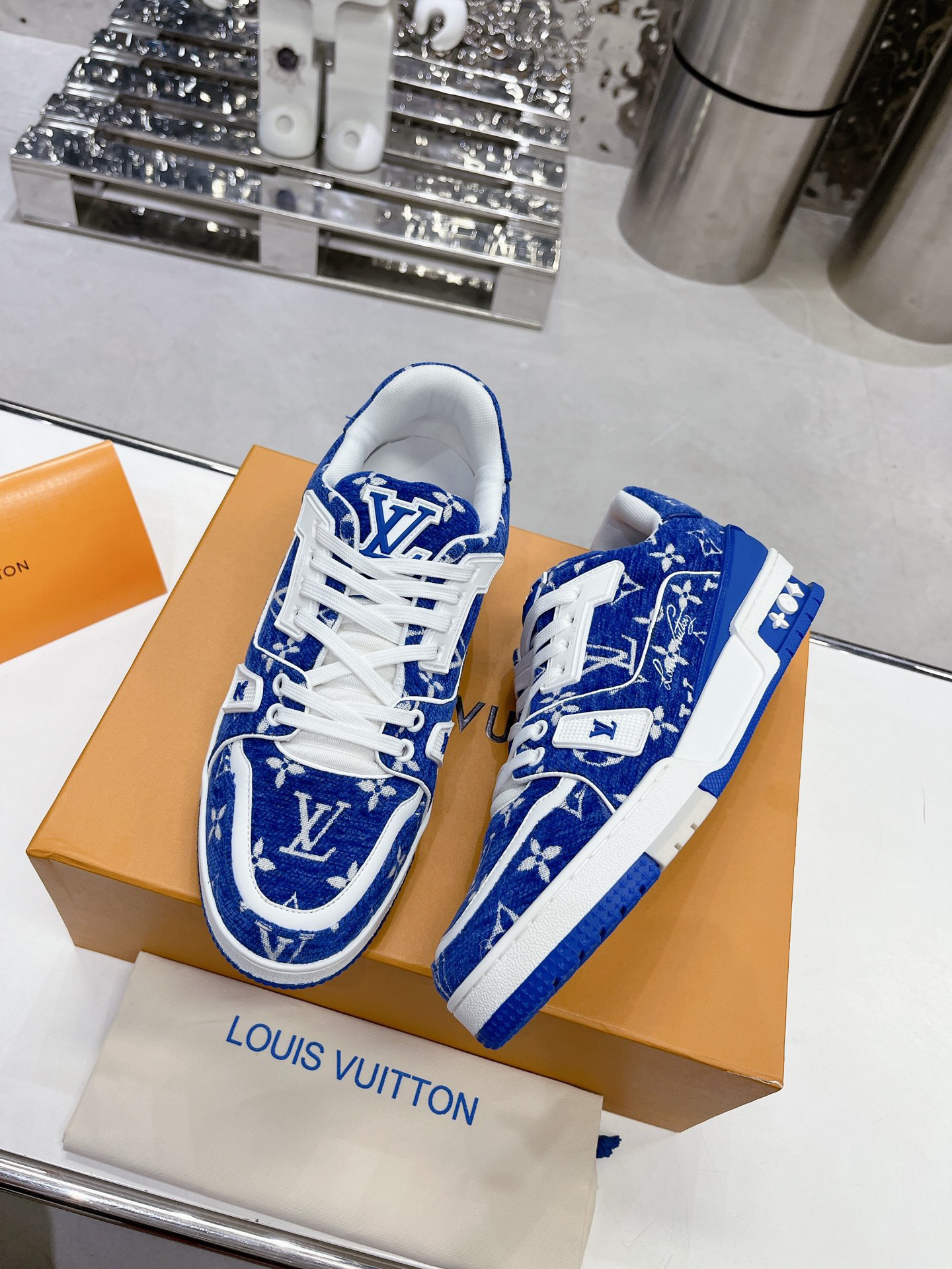 LVT SNEAKERS