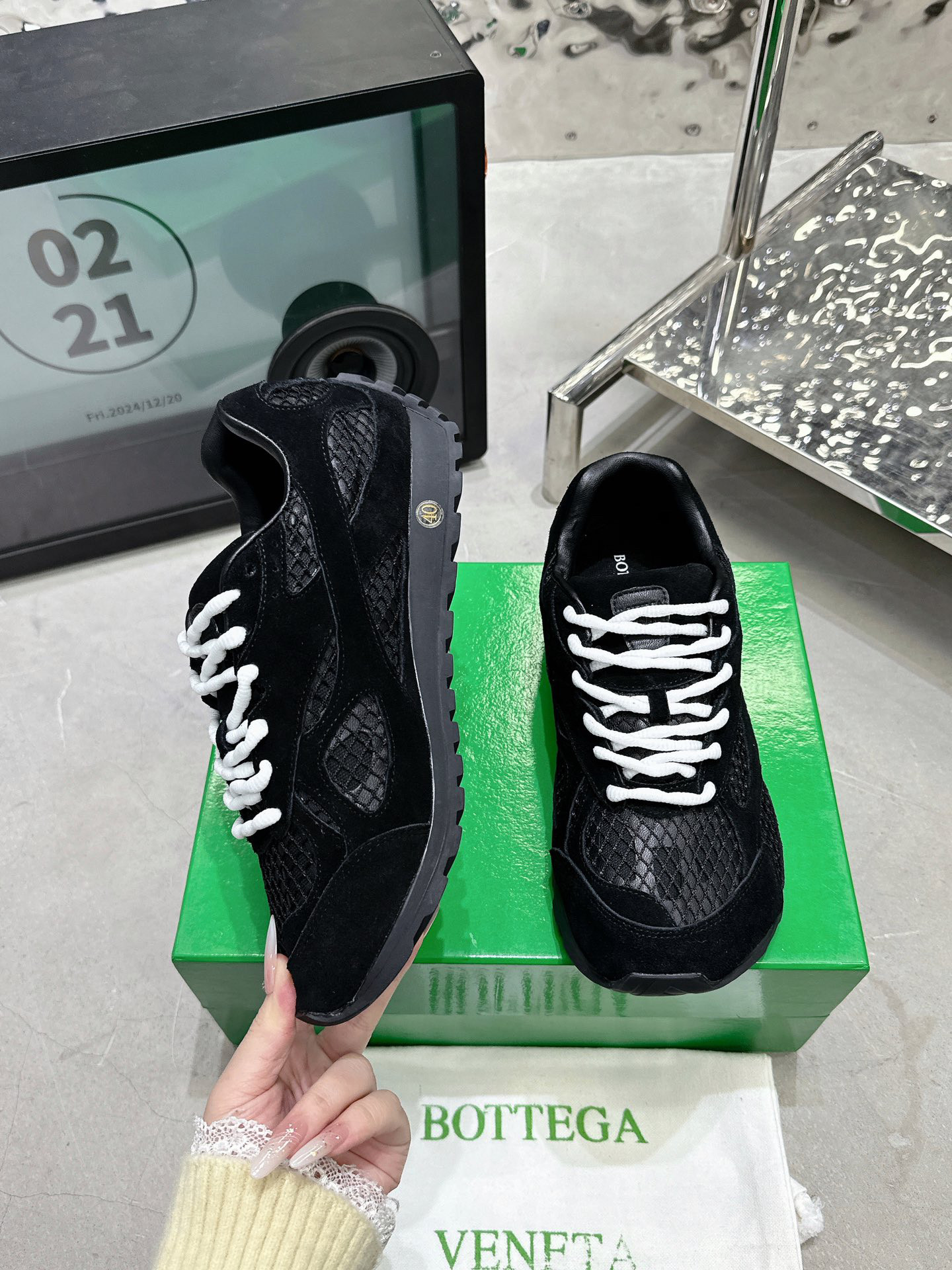 b0tt*ga Ven*ta orbit sneaker