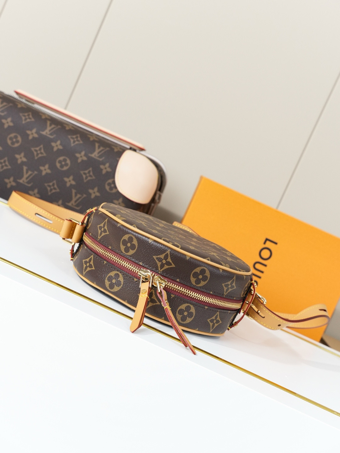 LVT PURSE