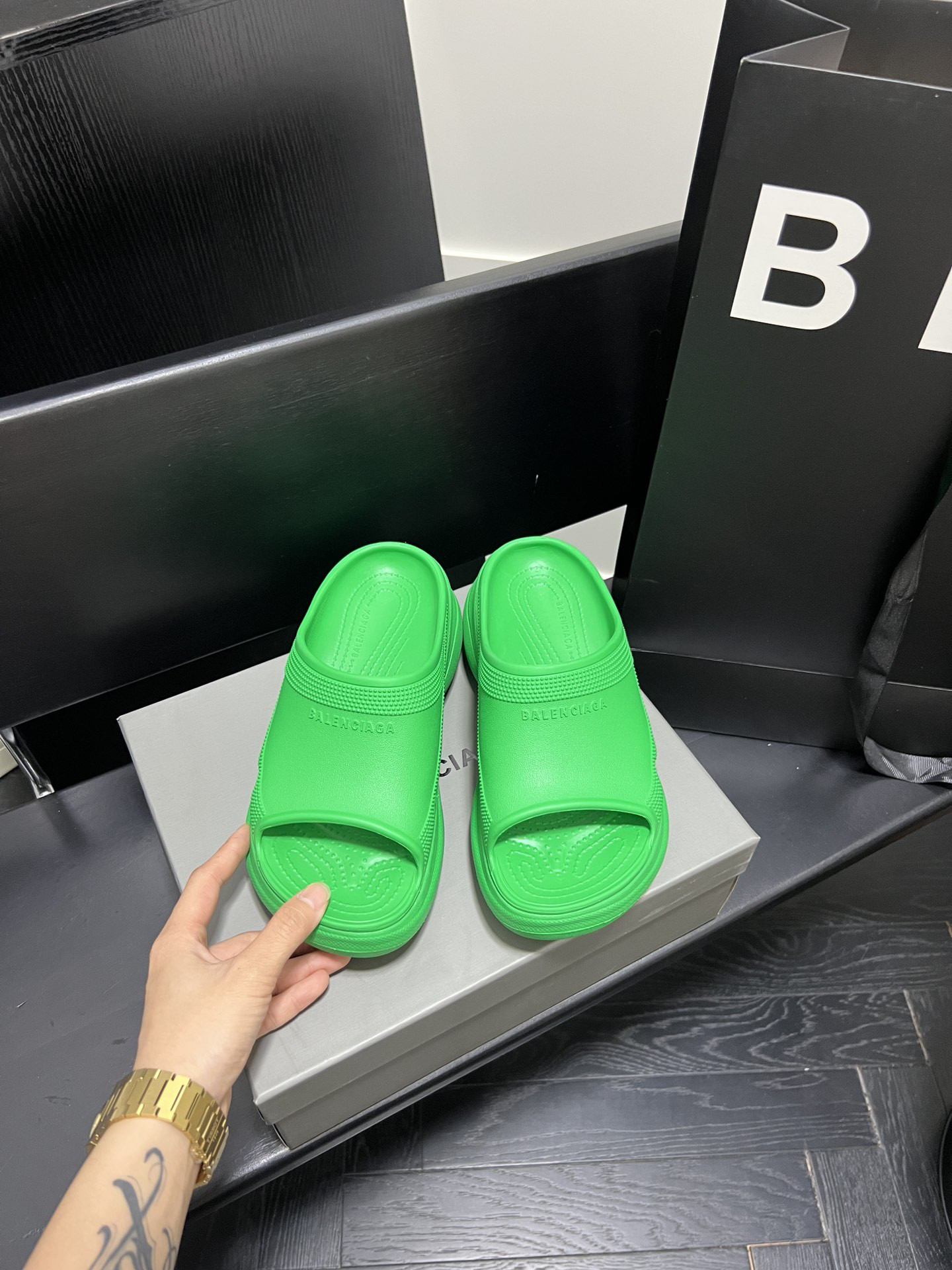Ba1en*iaga slide