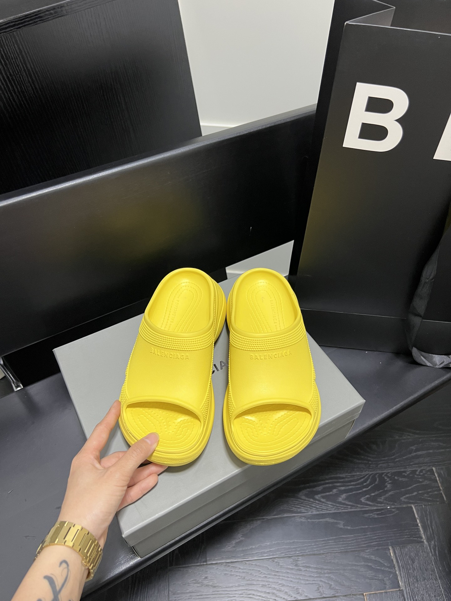 Ba1en*iaga slide