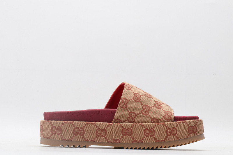 g*u*i sandals