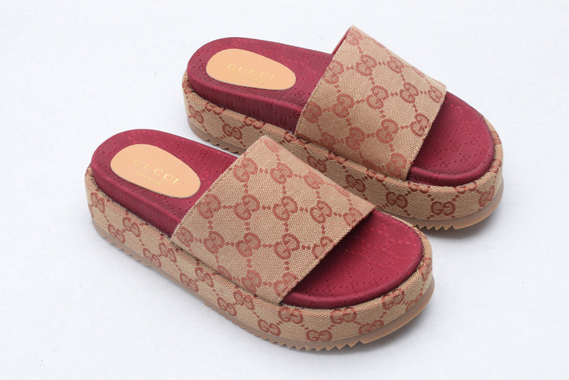 g*u*i sandals