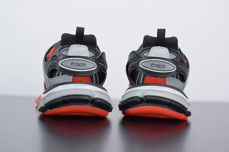 bc track sneaker