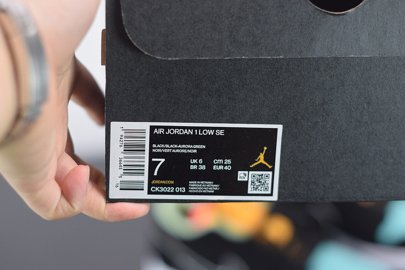 air jordan 1 low black aurora green laser orange ck3022-013
