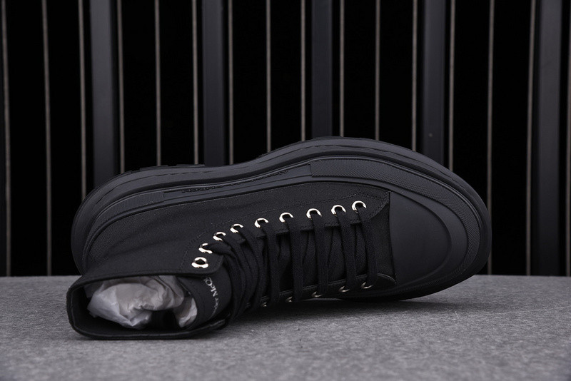 alexer mceen sneakers