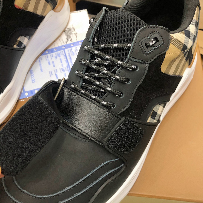 B**rry sneaker