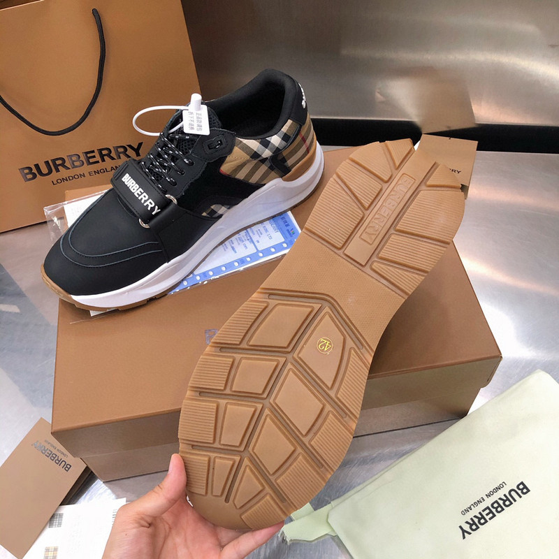 B**rry sneaker