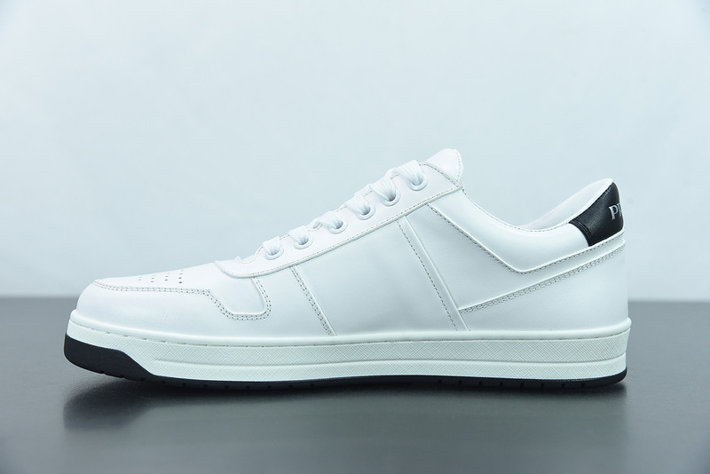 pr sneaker