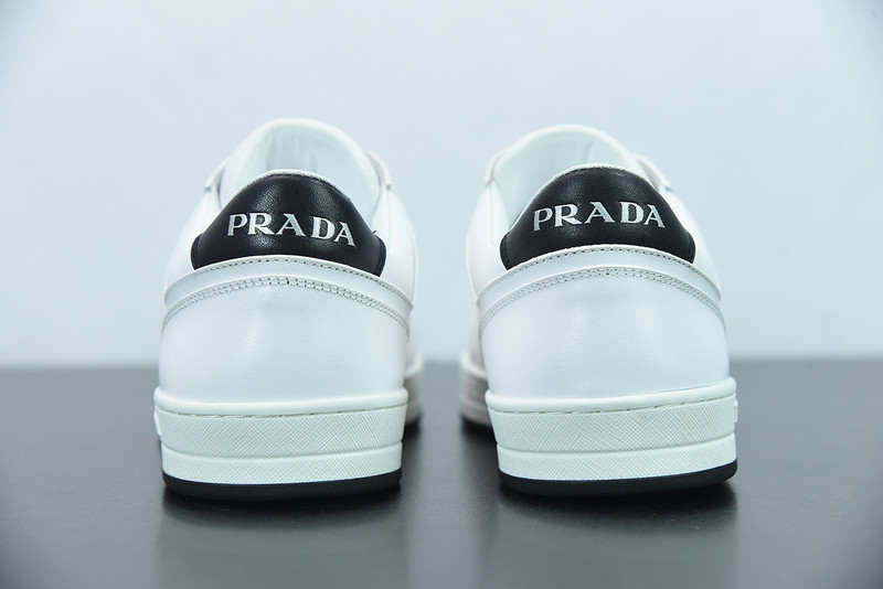 pr sneaker