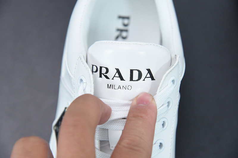 pr sneaker