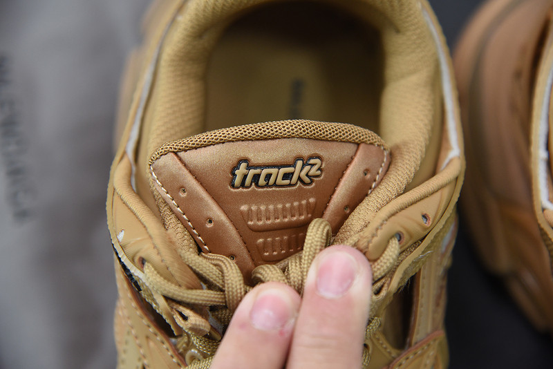 bc track sneaker