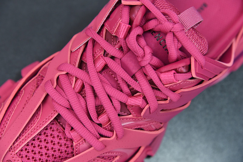 bc track sneaker
