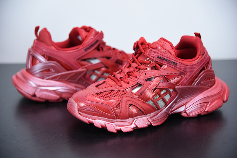 bc track sneaker