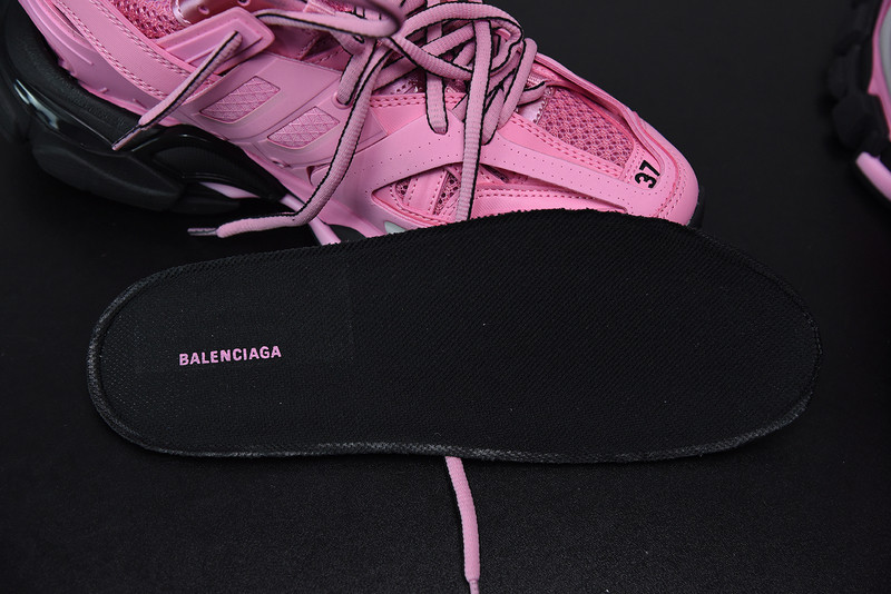 bc track sneaker