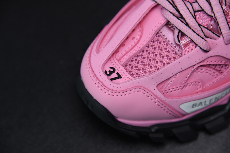 bc track sneaker